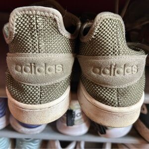 Men's size 10 1/2 Adidas basketball shoes.  Worn only a couple times like new.